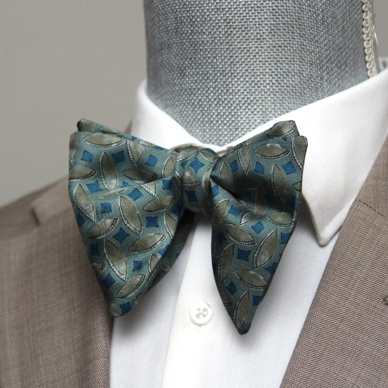 Men's silk tie for Christmas dinner-Self-tied Green Blue Ornament Silk Bow Tie