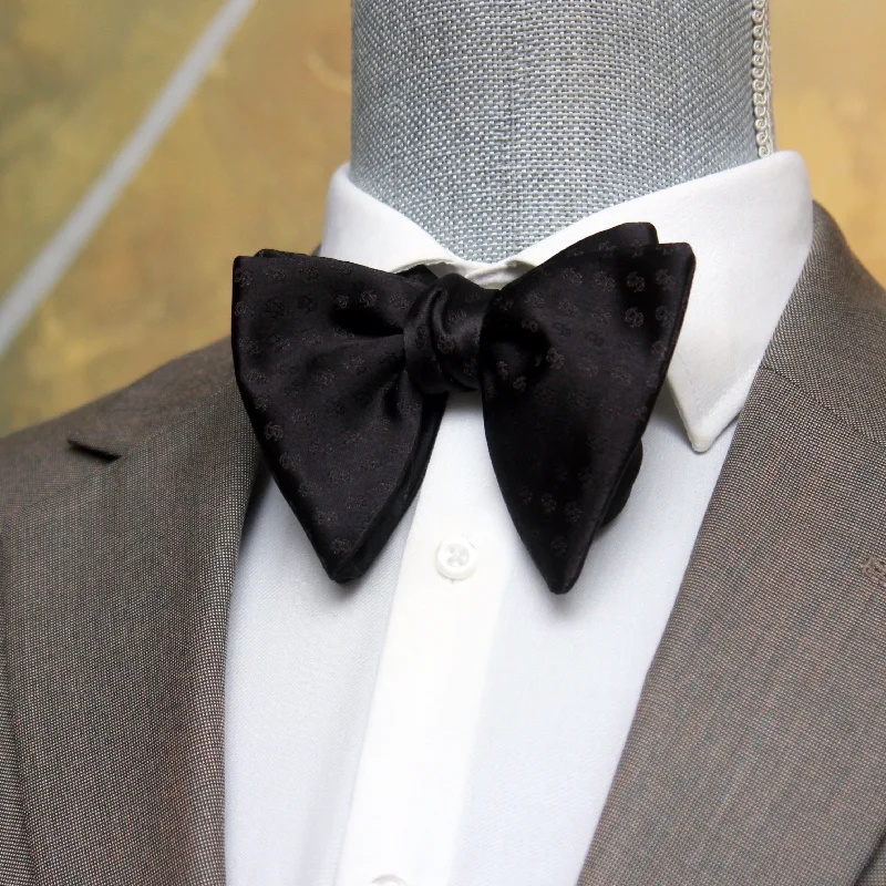 Affordable men's tie for everyday wear-Big Butterfly Black Silk Bow Tie