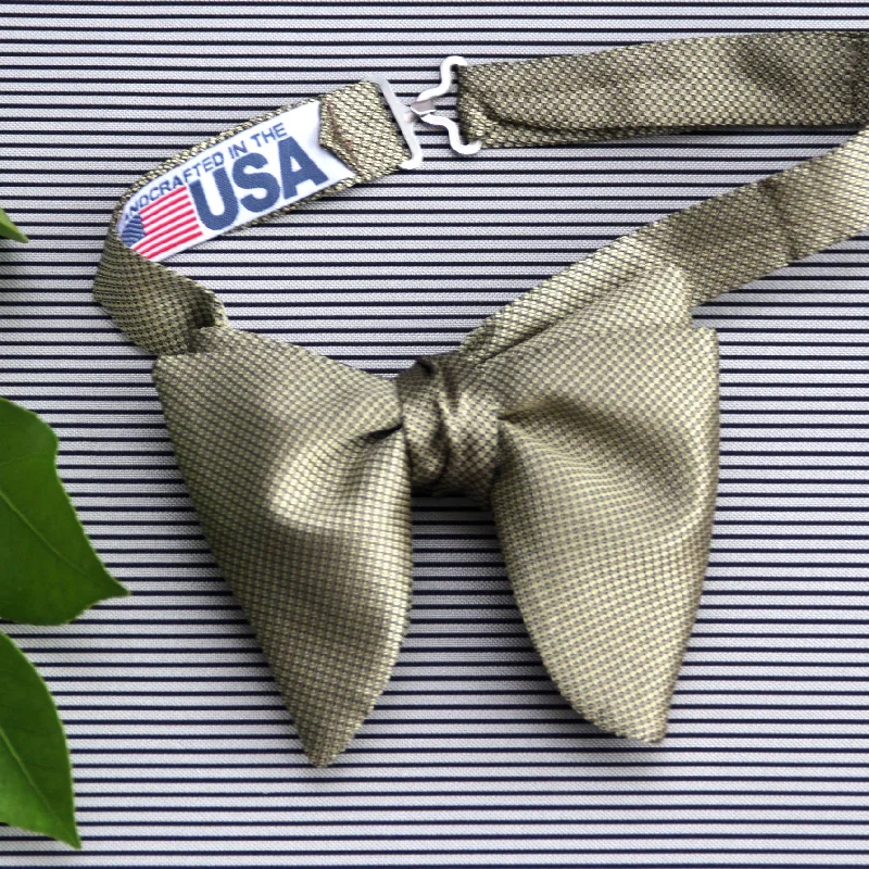 Men's tie for trendy office looks-Big Butterfly Gold Silk Bow Tie