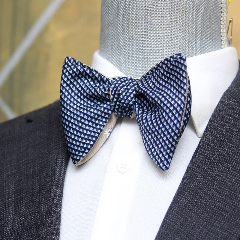 Men's tie with a professional, sleek finish-Big Butterfly Silk Bow Tie