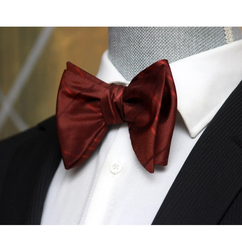 Men's tie for modern office wear with contemporary designs-Big Butterfly Silk Bow Tie