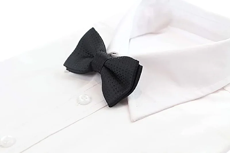 Men's tie for evening professional events-Boys Black Polka Dot Pattern Bow Tie