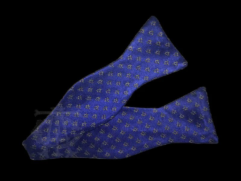 Best men's tie with a pop of color for casual wear-Classic Square & Compasses Masonic Bowtie