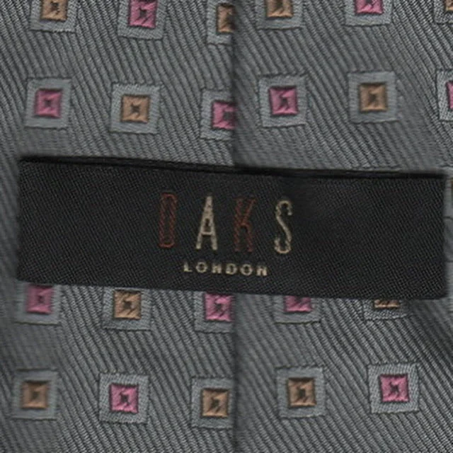 Best men's tie for a family celebration-Daks tie