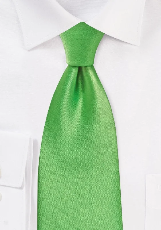 Men's tie with a polished finish for formal events-Kelly Green Solid Necktie