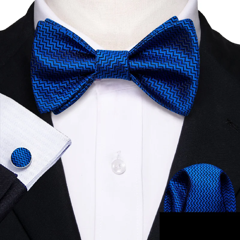 Men's tie with a luxurious velvet texture for special events-Navy Blue Striped Silk Bow Tie Hanky Cufflinks Set