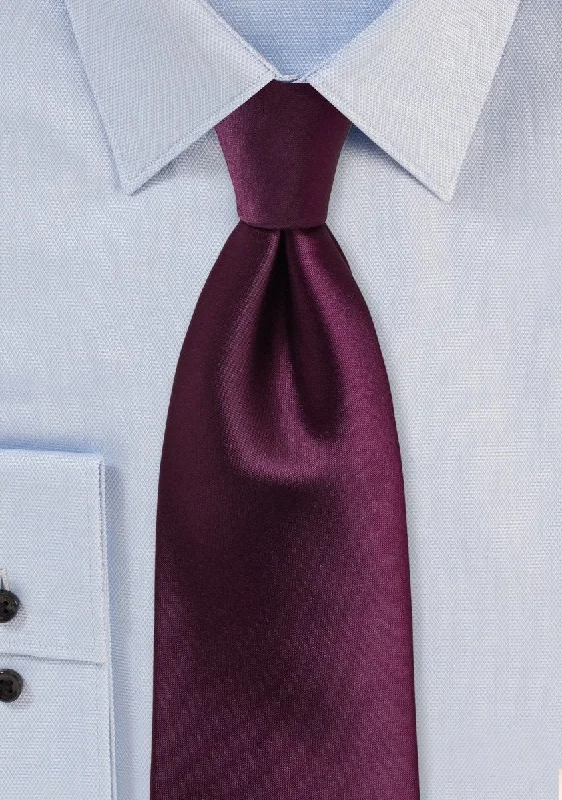 Designer tie with geometric shapes for work-Plum Solid Necktie